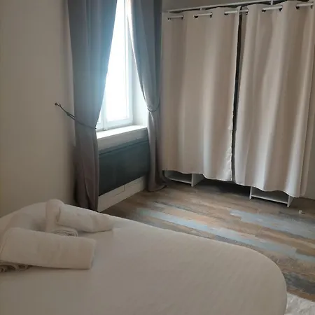 S Bourgeois 2 T3 Equipe Au Centre * スダン